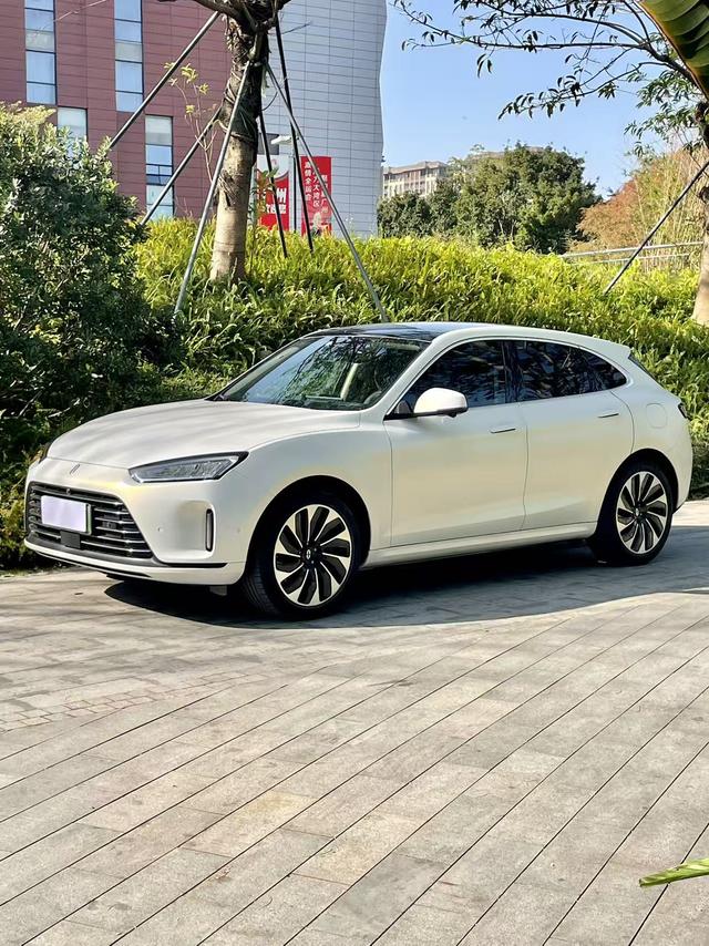 Certificated Pre-Owned Wenjie M5 2022 Extended-Range Rear-Wheel Drive Standard Edition -u21777805