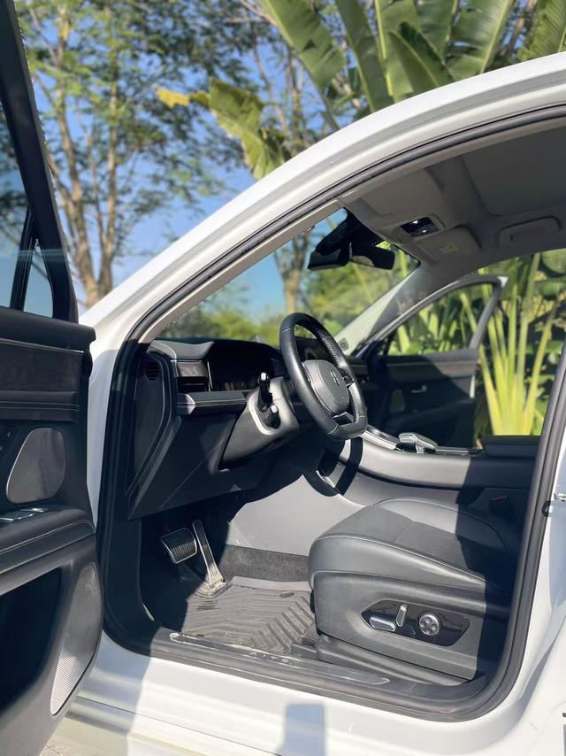 Certificated Pre-Owned Wenjie M5 2022 Extended-Range Rear-Wheel Drive Standard Edition -u21777805