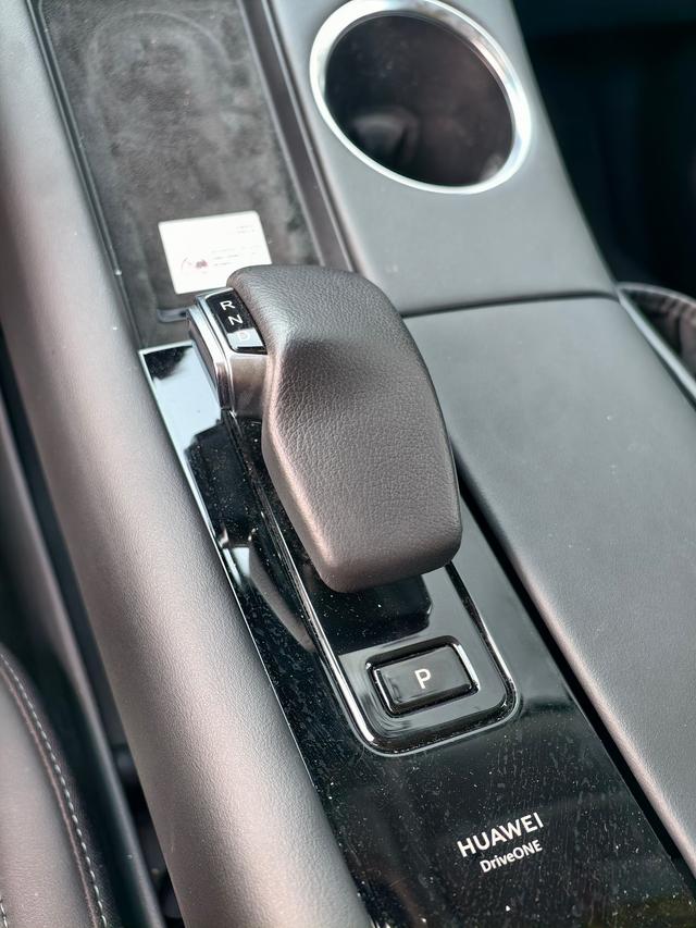 Certificated Pre-Owned Wenjie M5 2022 Extended-Range Four-Wheel Drive Ultimate Edition -u22008648