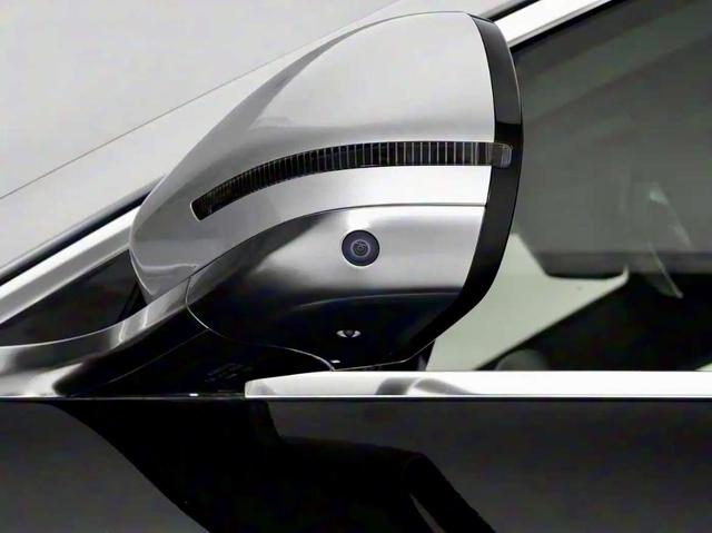 Certificated Pre-Owned Wenjie M9 2024 Extended-Range Ultra Six-Seater Edition -u22042330