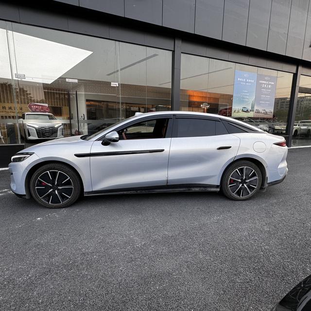 Certificated Pre-Owned BYD Han L EV 2025 Edition 701KM Rear-Wheel Drive LiDAR Flagship Version -u22452084