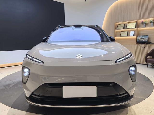 Certificated Pre-Owned NIO ES8 2024 75kWh -u23768030