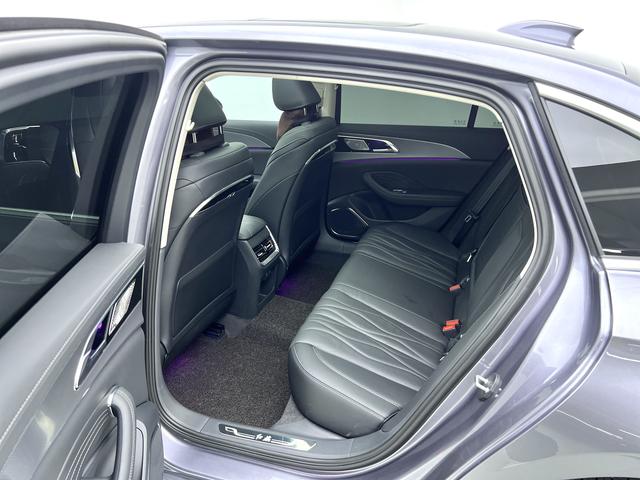 Certificated Pre-Owned Hongqi H5 2023 2.0T Automatic Intelligent Connected Flag Leader Edition -u23520909