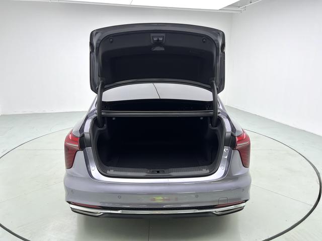 Certificated Pre-Owned Hongqi H5 2023 2.0T Automatic Intelligent Connected Flag Leader Edition -u23520909