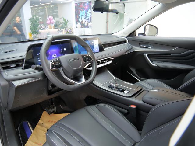 Certificated Pre-Owned Dongfeng Nissan Venucia Grand V 2022 260T Idol Edition -u23336721