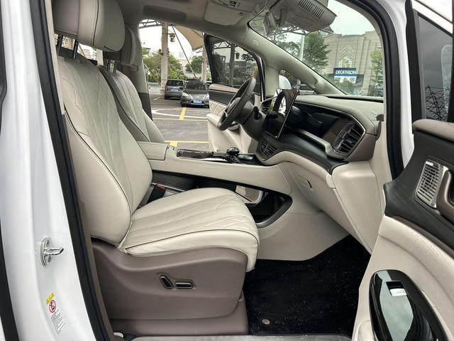 Certificated Pre-Owned Denza D9 DM 2022 970 4WD Flagship Model -u23410931
