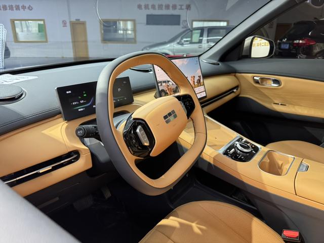 Certificated Pre-Owned Geely Galaxy Starship 7 EM-i 2025 Edition 55KM Sailing Version -u23976361