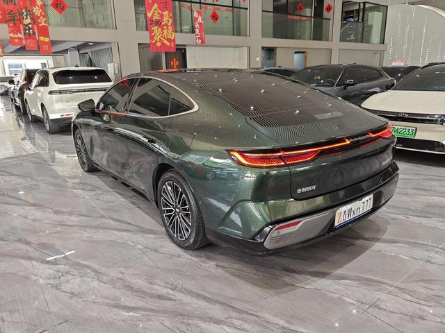 Certificated Pre-Owned Geely Galaxy Xingyao 8 PHEV 2025 Edition 130km EM-i Premium Version -u23982657