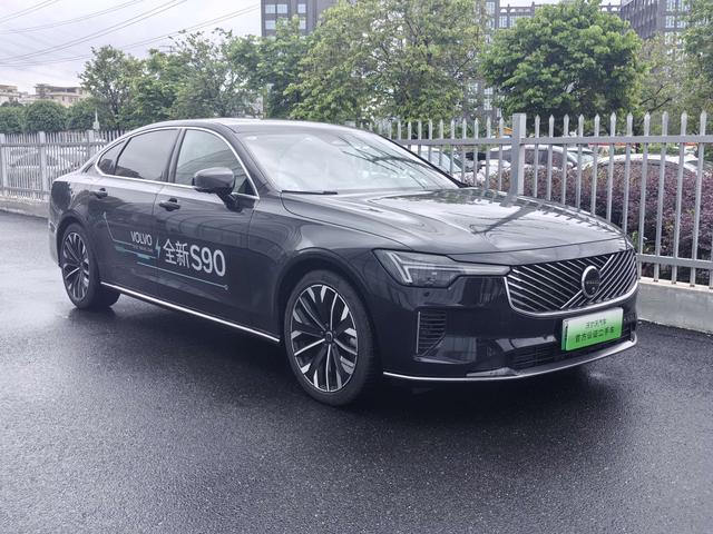 Certificated Pre-Owned Volvo S90 PHEV 2026 T8 AWD Long-Range Inscription Luxury Edition -u24009196