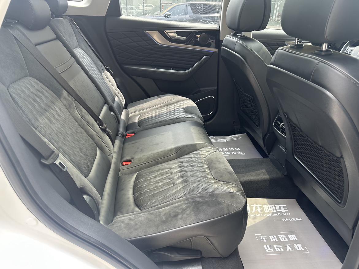 Certificated Pre-Owned Hongqi HS5 2022 Refreshed Version 2.0T Intelligent Connected Flag Enjoyment Edition -u24010780