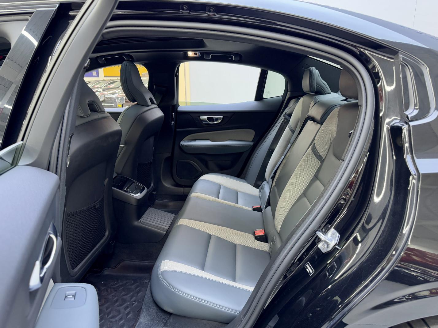 Certificated Pre-Owned Volvo S60 PHEV 2022 T8 E-Drive Hybrid AWD Inscription Sport Edition -u24069802