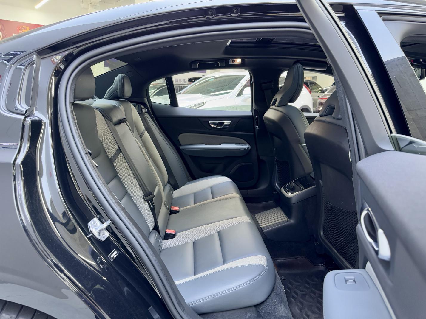 Certificated Pre-Owned Volvo S60 PHEV 2022 T8 E-Drive Hybrid AWD Inscription Sport Edition -u24069802