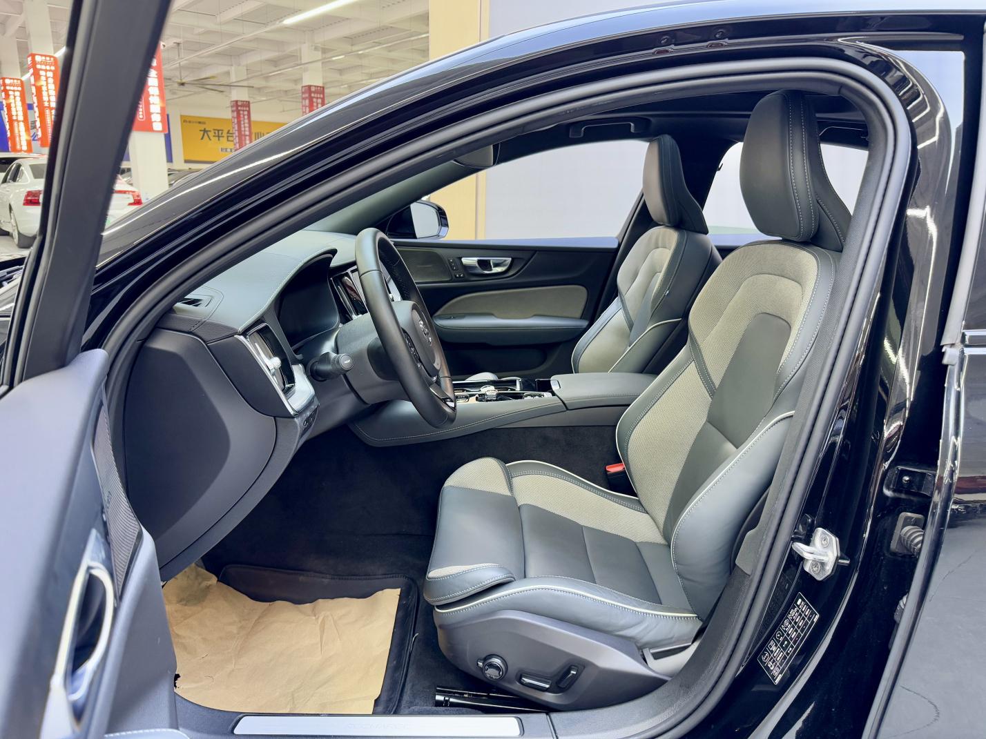 Certificated Pre-Owned Volvo S60 PHEV 2022 T8 E-Drive Hybrid AWD Inscription Sport Edition -u24069802