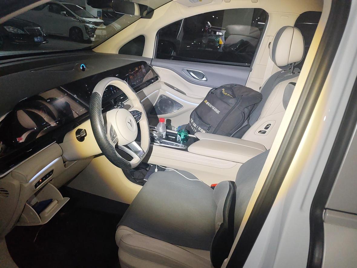 Certificated Pre-Owned VOYAH Dreamer PHEV 2024 Ultra-Long Range Premium Edition -u24083840