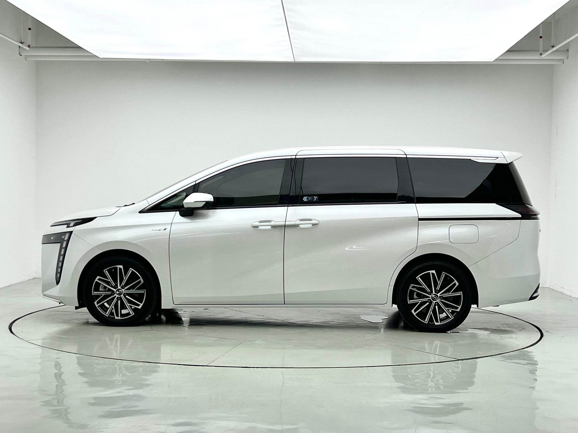 Certificated Pre-Owned GAC Trumpchi E8 PHEV 2024 2.0ATK 150km MAX Edition -u24048944