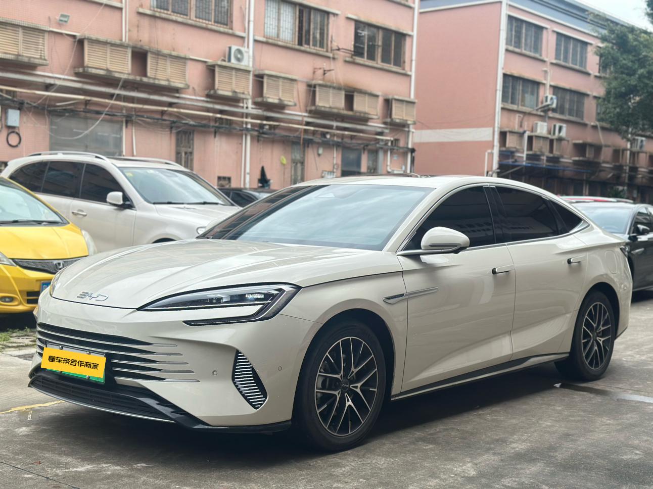Certificated Pre-Owned BYD Seal DM 2023 DM-i 1.5T 121KM Flagship Edition -u24094246