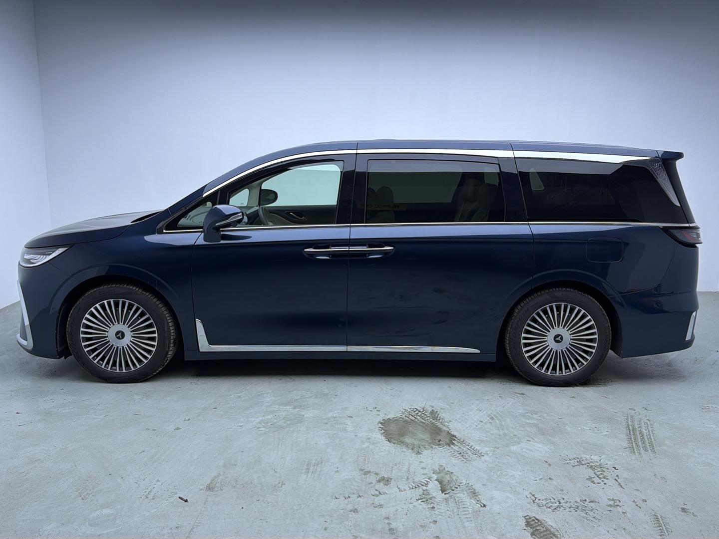 Certificated Pre-Owned VOYAH Dreamer PHEV 2025 4WD Flagship Kunpeng Edition -u24106637