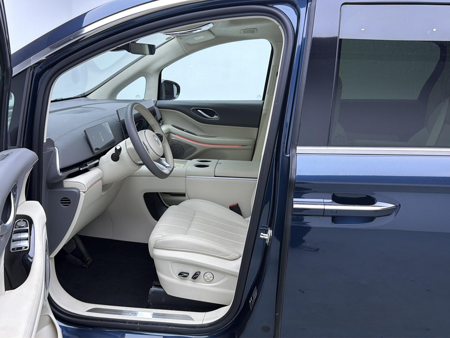 Certificated Pre-Owned VOYAH Dreamer PHEV 2025 4WD Flagship Kunpeng Edition -u24106637