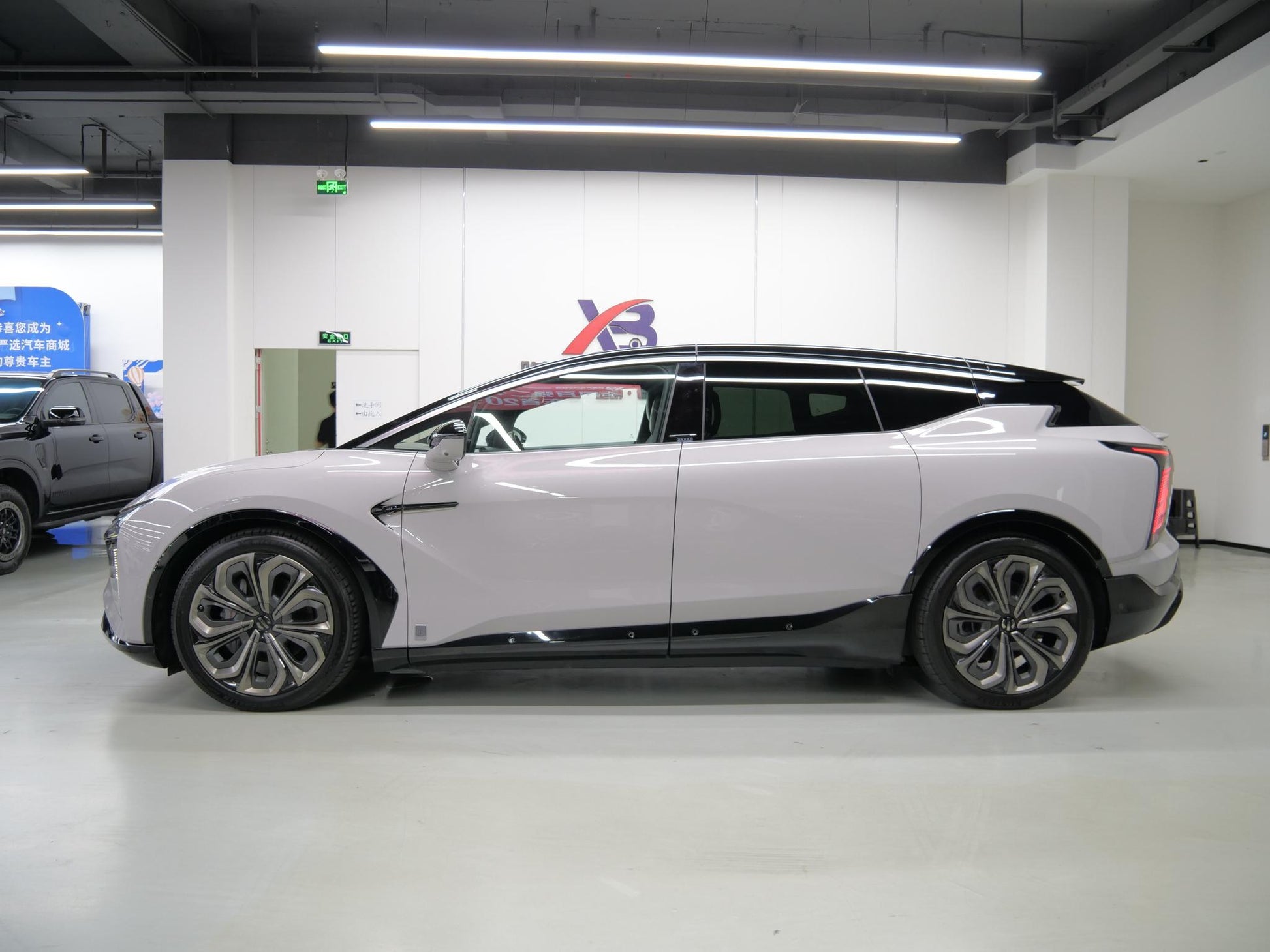 Certificated Pre-Owned Human Horizons HiPhi X 2021 Founder Edition 6-seater -u24132465