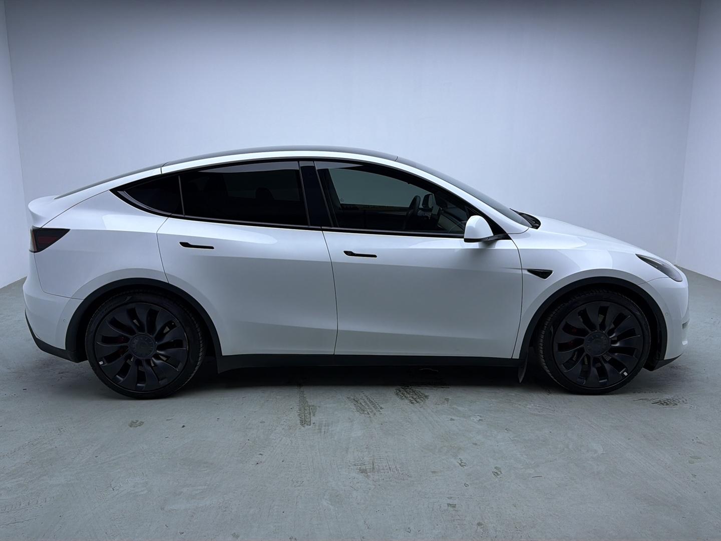 Certificated Pre-Owned Tesla Model Y 2022 Performance All-Wheel Drive Version -u24065937