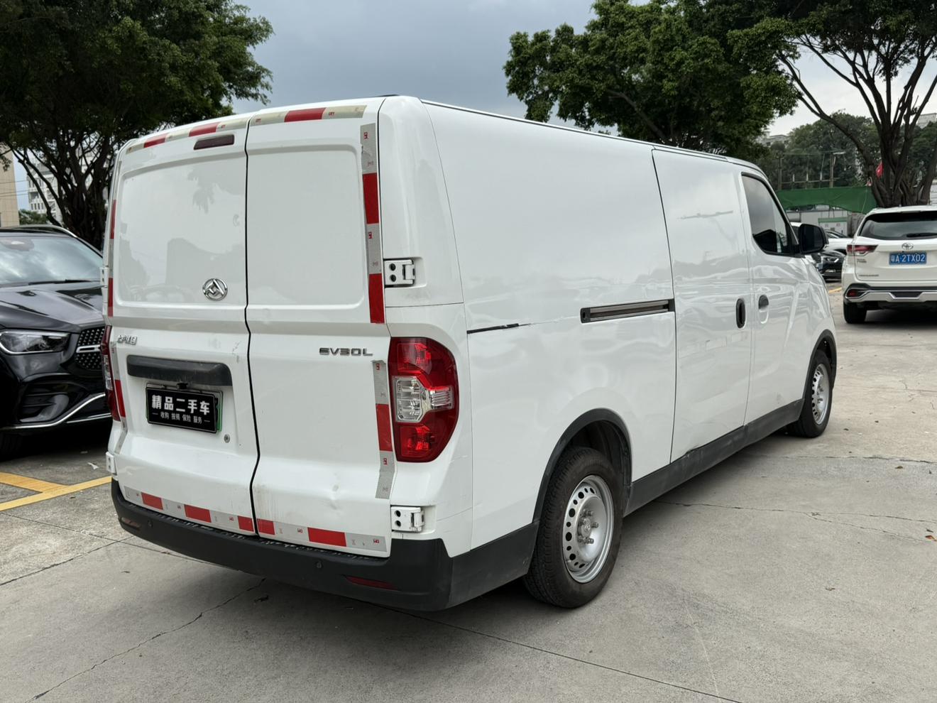 Certificated Pre-Owned SAIC Maxus EV30 2023 Long Wheelbase CATL Pure Electric Intelligent Logistics Expert -u24133452
