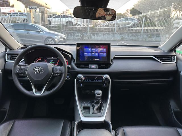 Certificated Pre-Owned RAV4 Rongfang 2021 2.0L CVT Two-Wheel Drive Fashion Edition - u22429126