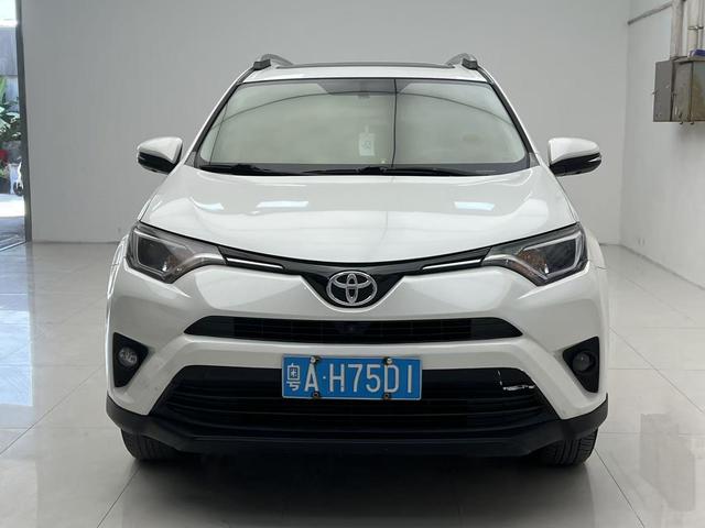 Certificated Used FAW Toyota RAV4 Rongfang 2016 2.0L CVT 2WD Fashion Edition