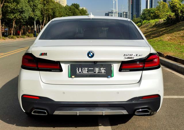 Certificated Pre-Owned BMW 5 Series PHEV 2022 Model Facelift 535Le M Sport Package -u22401149