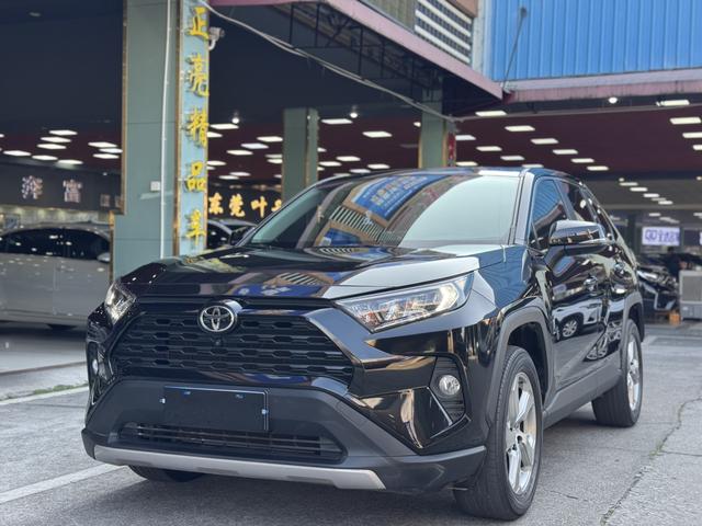 Certificated Pre-Owned RAV4 Rongfang 2021 2.0L CVT Two-Wheel Drive Fashion Edition - u22043914