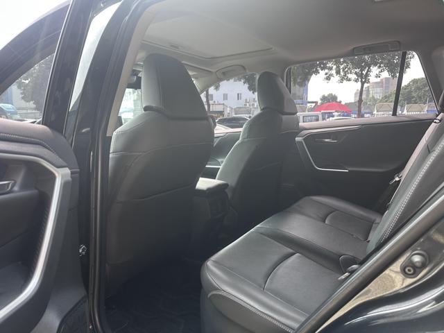 Certificated Pre-Owned RAV4 Rongfang 2021 Refreshed Edition Hybrid 2.5L CVT 4WD Elite Plus Version - u22195653