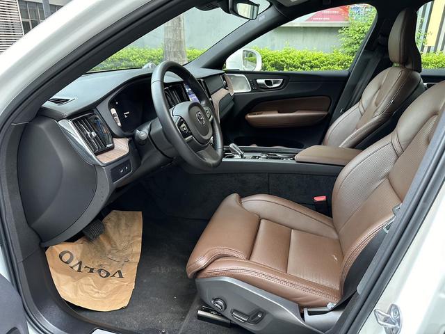 Certificated Pre-Owned Volvo XC60 PHEV 2025 T8 AWD Long Range Inscription Luxury Edition -u21603307