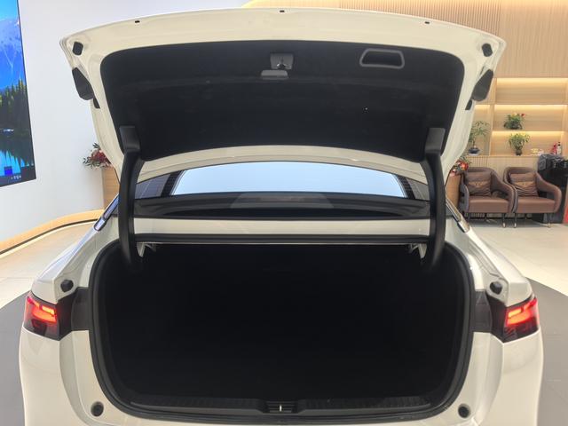 Certificated Pre-Owned XPENG P5 2024 500 Plus-u21772189