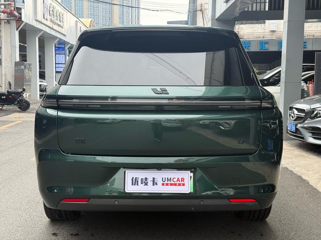 Pre-Owned Li Xiang L8 2023 Pro Version