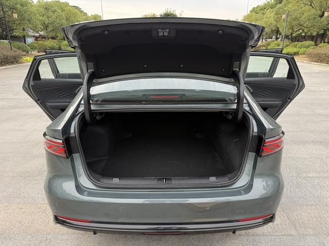 Certificated Pre-Owned Fengyun A8L 2025 Edition 145km Luxury Version -u21790768