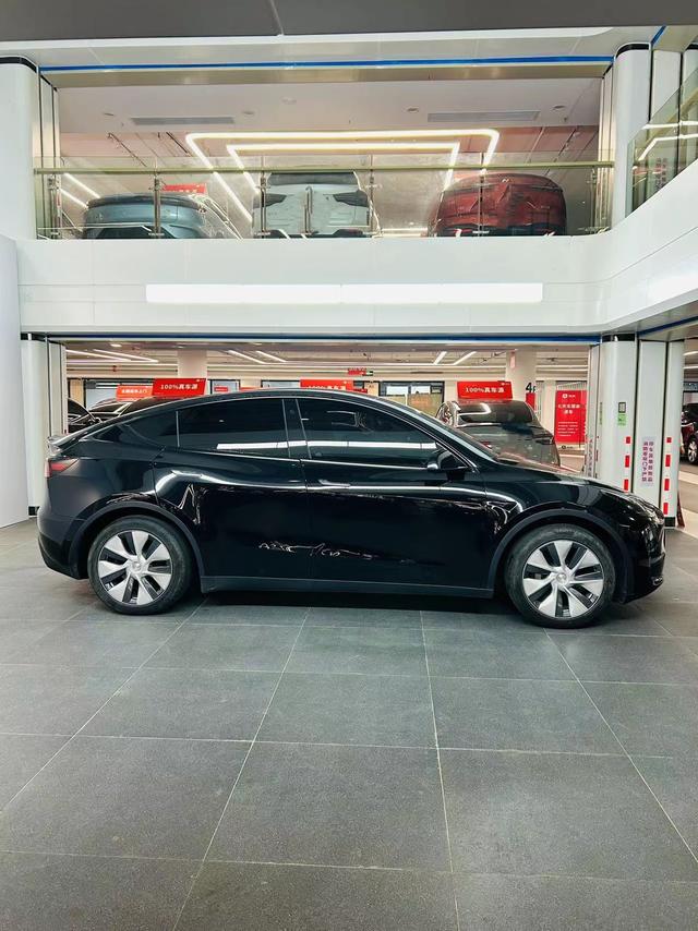 Pre-Owned Tesla Model Y 2022 Facelift Rear-Wheel Drive Edition