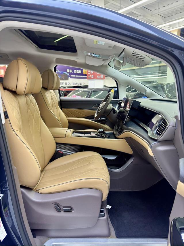 Certificated Pre-Owned Denza D9 DM 2022 970 4WD Flagship Edition