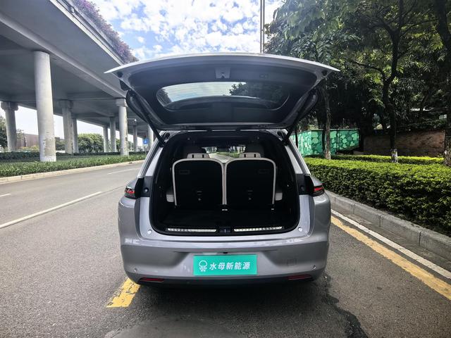 Pre-Owned Li Xiang L8 2024 Ultra Version