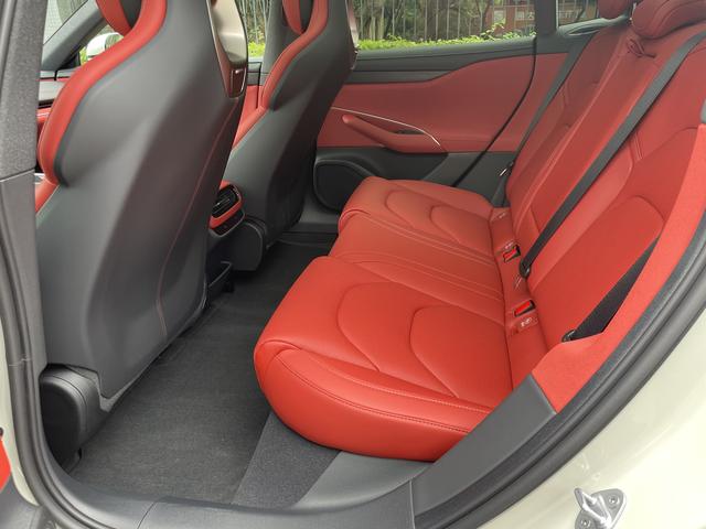 Certificated Pre-Owned Xiaomi SU7 2024 Rear-Wheel Drive Standard Long-Range Version -u21901511