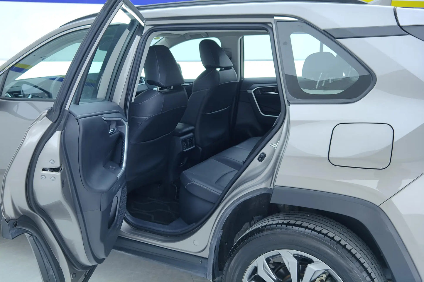 Certificated Pre-Owned RAV4 Rongfang 2023 Intelligent Electric Hybrid 2.5L E-CVT Two-Wheel Drive Elite PLUS Edition -u22031512