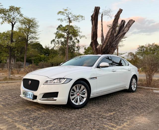 Certificated Pre-Owned Jaguar XFL 2017 XFL 2.0T 240PS Premium Edition - u22720843