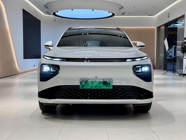 Pre-Owned XPeng G9 2022 Model 702 Pro