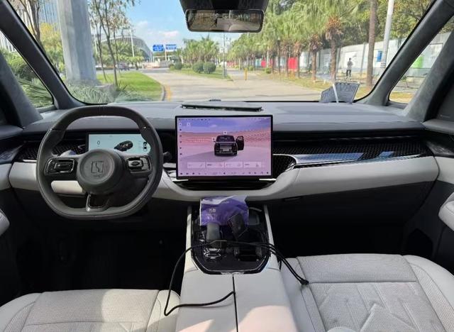 Certificated Pre-Owned ZEEKR 009 2024 Six-seater Executive Edition AWD 108kWh -u22465714