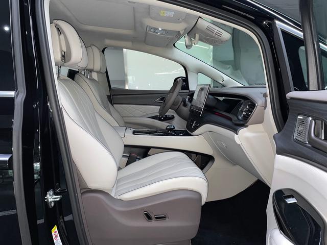 Certificated Pre-Owned Denza D9 DM 2022 Edition 970 4WD Flagship -u22049149