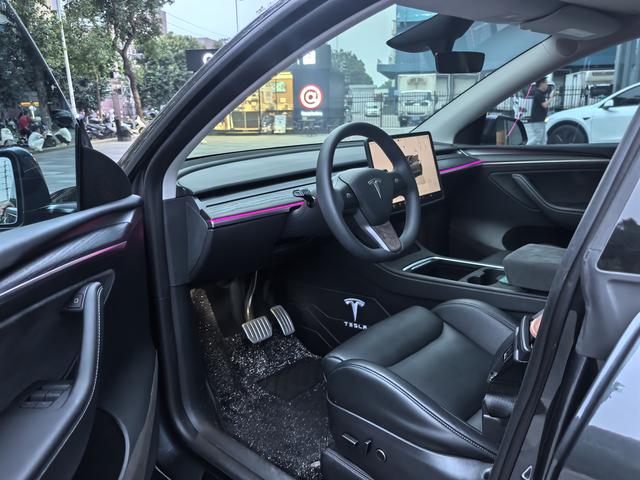 Pre-Owned Tesla Model Y 2024 Rear-Wheel Drive Version