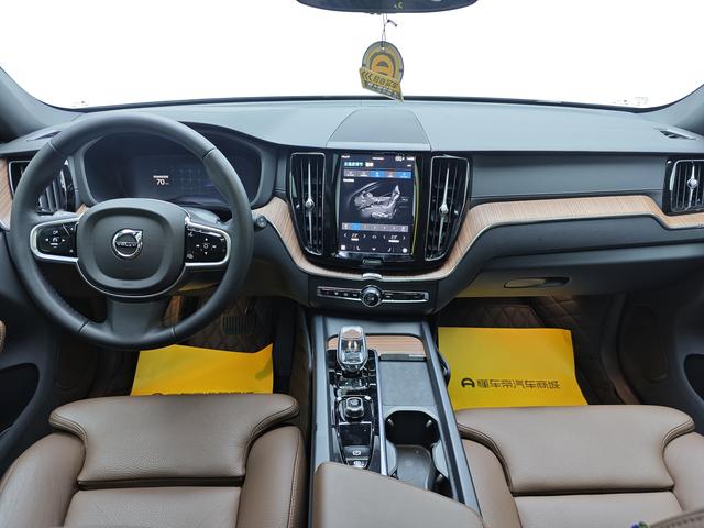 Certificated Pre-Owned Volvo XC60 PHEV 2025 T8 AWD Long-Range Inscription Luxury Edition -u22367304