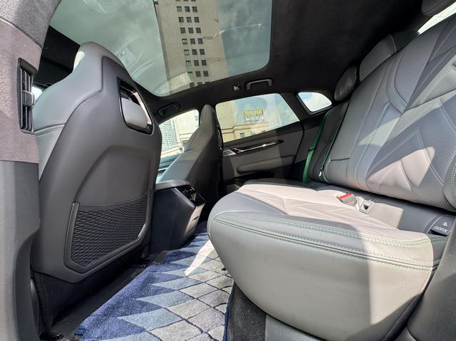 Pre-Owned ZEEKR 001 2023 YOU Version 100kWh 4WD