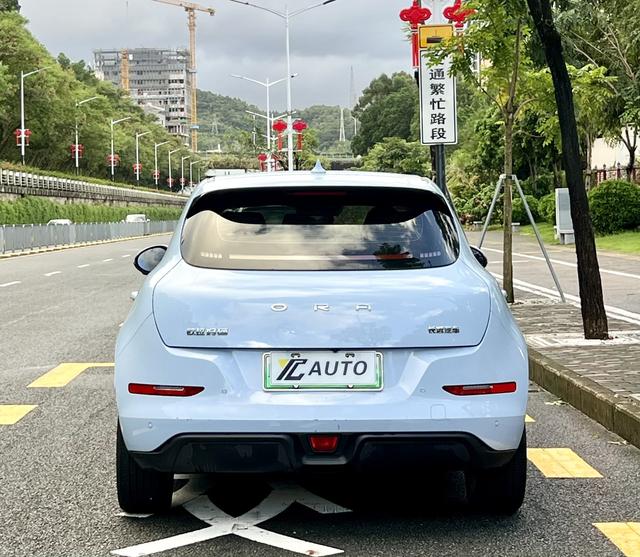 Certificated Pre-Owned Ora Good Cat 2022 Morandi Edition 400km Standard Range Luxury Model Lithium Iron Phosphate