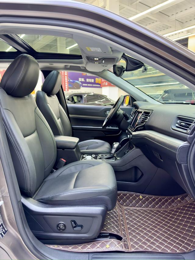 Certificated Pre-Owned Jeep Commander 2018 2.0T Two-Wheel Drive Enjoyment Edition National V Emission Standard - u22671597