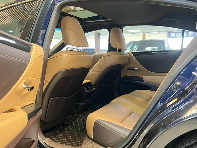 Certificated Pre-Owned Lexus ES 2018 Model 200 Excellence Edition National V Standard - u22412689