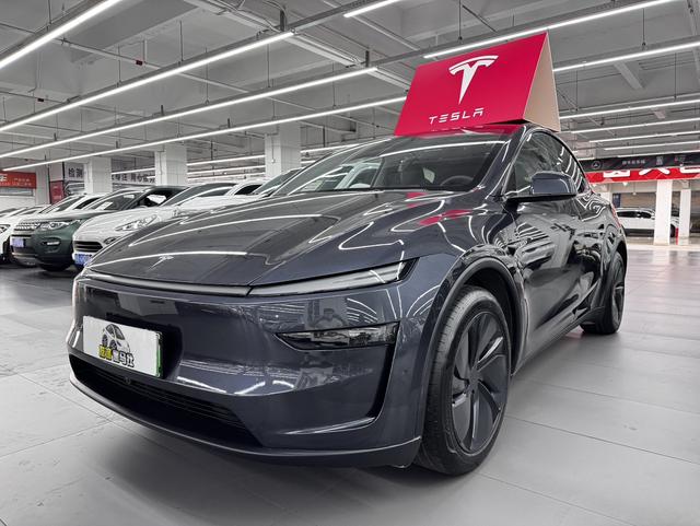 Pre-Owned Tesla Model Y 2025 Rear-Wheel Drive First Edition